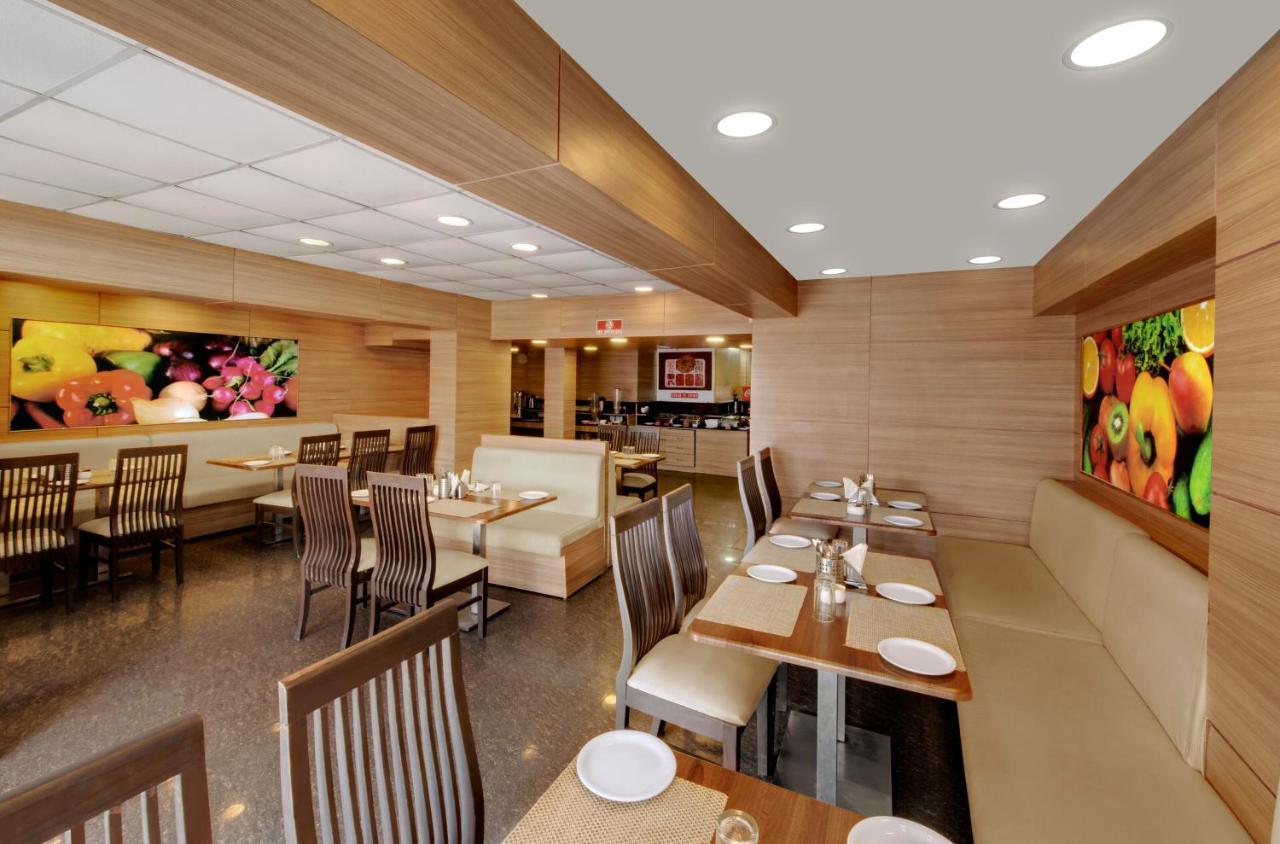 Central Beacon Hotel Surat Buitenkant foto